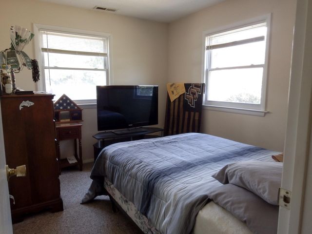 16 CHESAPEAKE CT, Barnegat, NJ 08005