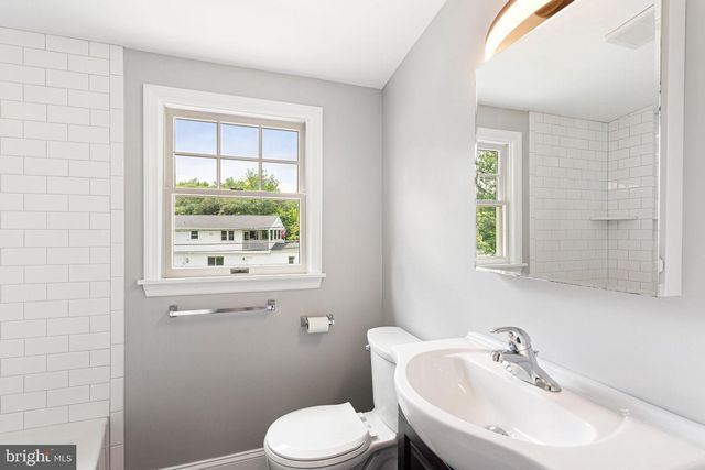 497 AUSTIN AVE, Barrington, NJ 08007