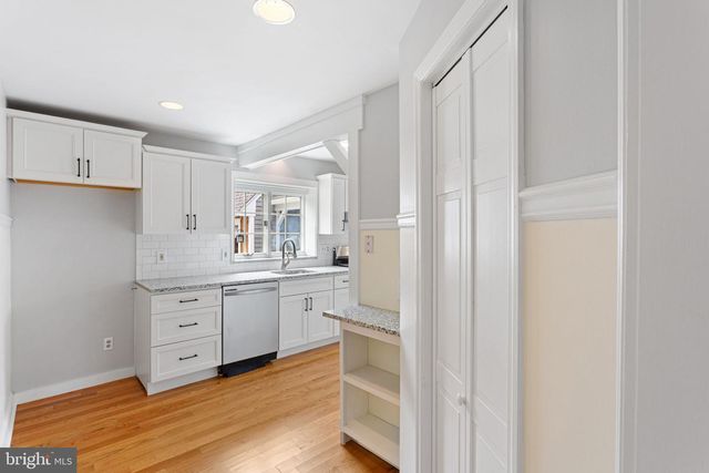 497 AUSTIN AVE, Barrington, NJ 08007