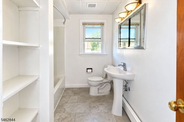 24 Morris Ave, Montville Twp., NJ 07045
