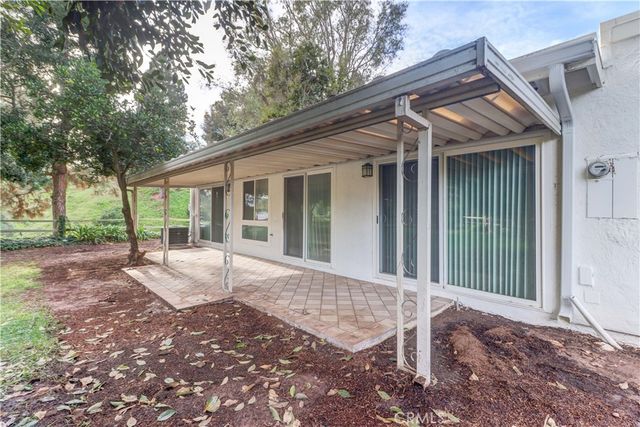 3352 Bahia Blanca E B, Laguna Woods, CA 92637