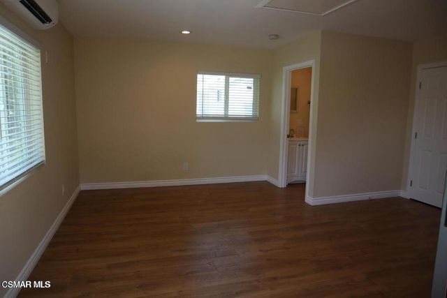 19155 Sylvan Street 19153, Reseda, CA 91335