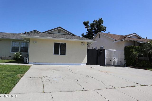 19155 Sylvan Street 19153, Reseda, CA 91335