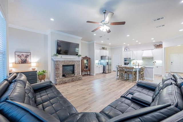 6915 Saddle Ct, Midland, TX 79705
