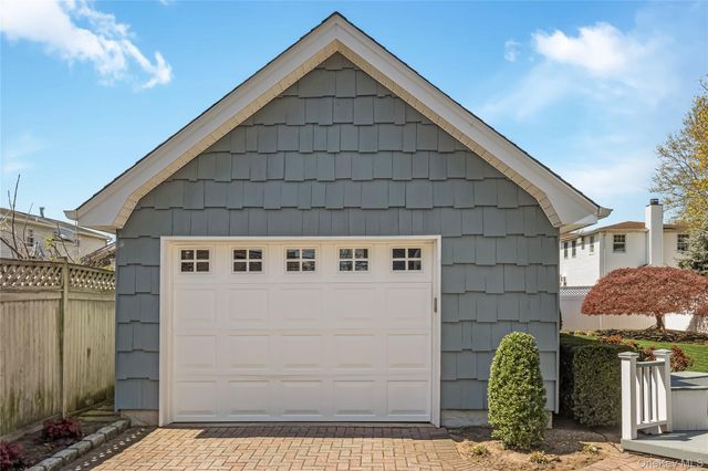 2000 Bergen Street, North Bellmore, NY 11710