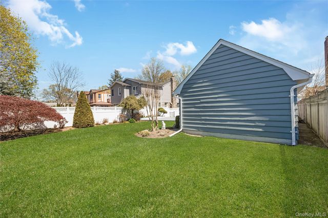2000 Bergen Street, North Bellmore, NY 11710