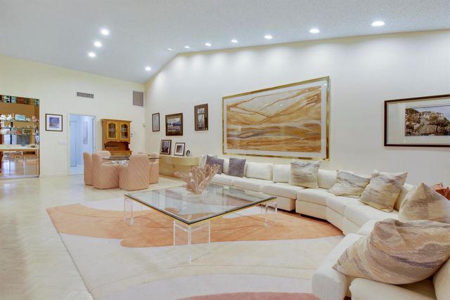 6907 Fountains Circle, Lake Worth, FL 33467