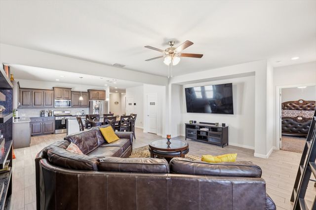 2502 Sunburst Drive, Glenn Heights, TX 75154