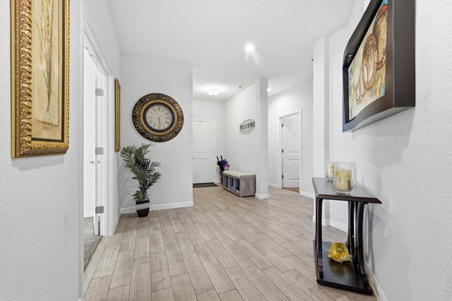 2502 Sunburst Drive, Glenn Heights, TX 75154