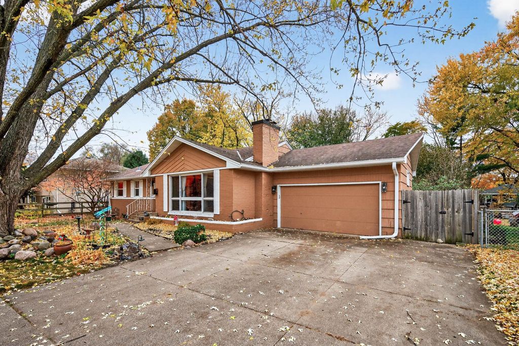 6413 Noble Avenue N, Brooklyn Center, MN 55429