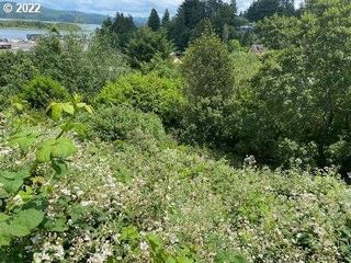 9th St 01600, Coos Bay, OR 97420