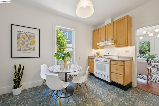 4989 SHAFTER AVENUE, Oakland, CA 94609