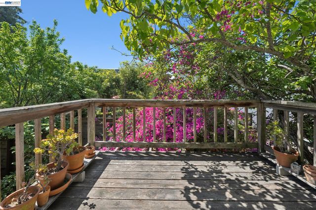 4989 SHAFTER AVENUE, Oakland, CA 94609