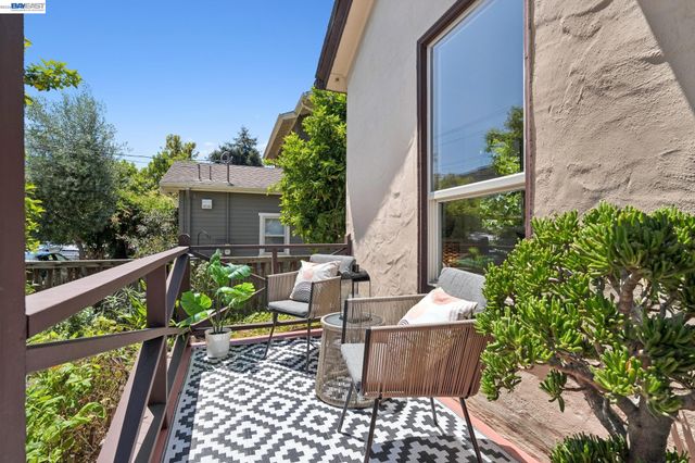 4989 SHAFTER AVENUE, Oakland, CA 94609