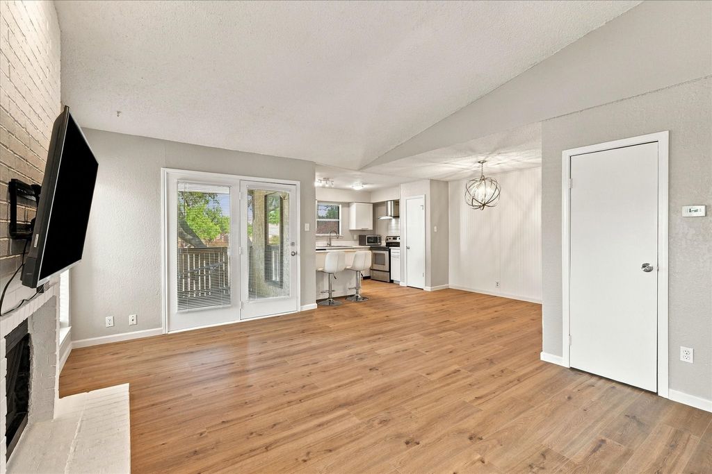 1901 Cloisters Drive 920, Arlington, TX 76011 — photo 3