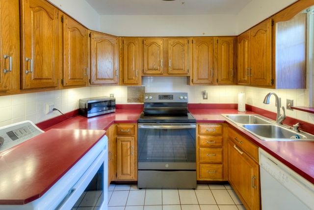 123 Dana Ave, Worcester, MA 01604