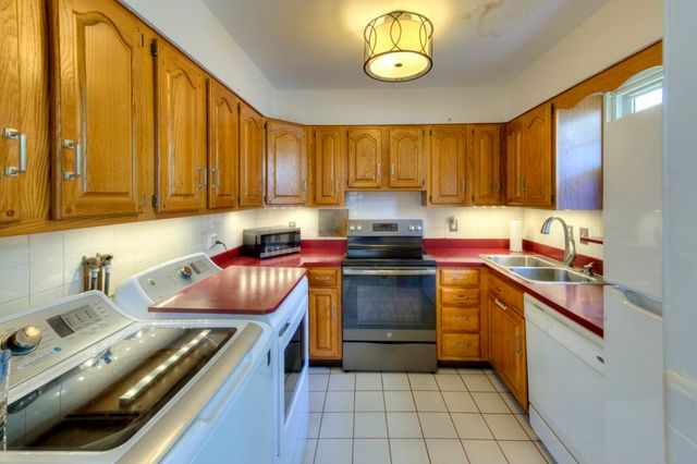 123 Dana Ave, Worcester, MA 01604