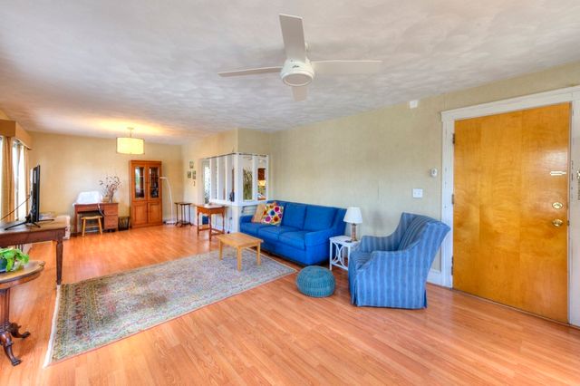 123 Dana Ave, Worcester, MA 01604