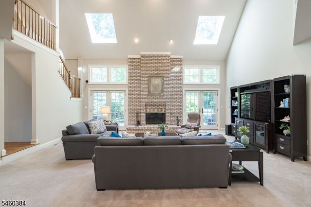 16 Trinity Pl, Warren Twp., NJ 07059