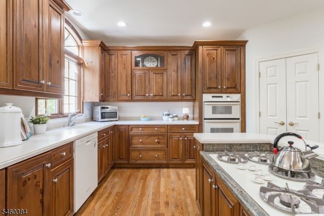 16 Trinity Pl, Warren Twp., NJ 07059
