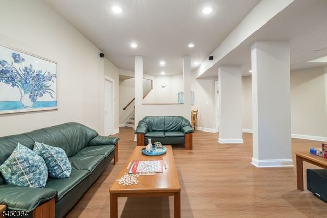 16 Trinity Pl, Warren Twp., NJ 07059