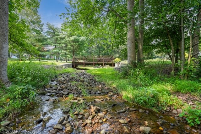 16 Trinity Pl, Warren Twp., NJ 07059