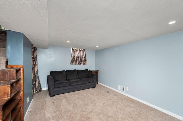 2821 Quebec Avenue S, Saint Louis Park, MN 55426