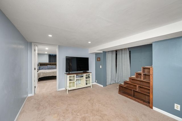 2821 Quebec Avenue S, Saint Louis Park, MN 55426