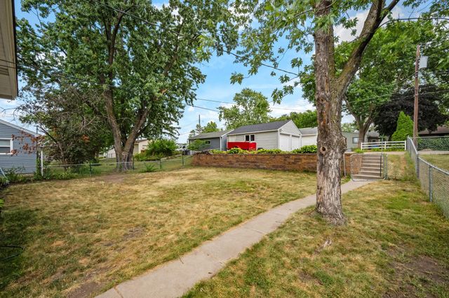 2821 Quebec Avenue S, Saint Louis Park, MN 55426