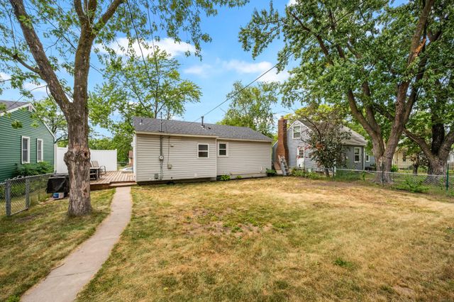 2821 Quebec Avenue S, Saint Louis Park, MN 55426