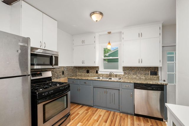 2821 Quebec Avenue S, Saint Louis Park, MN 55426