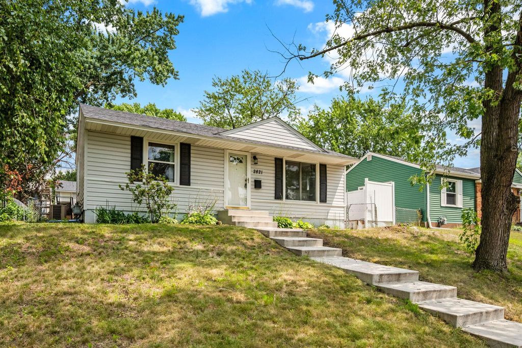 2821 Quebec Avenue S, Saint Louis Park, MN 55426 — photo 2