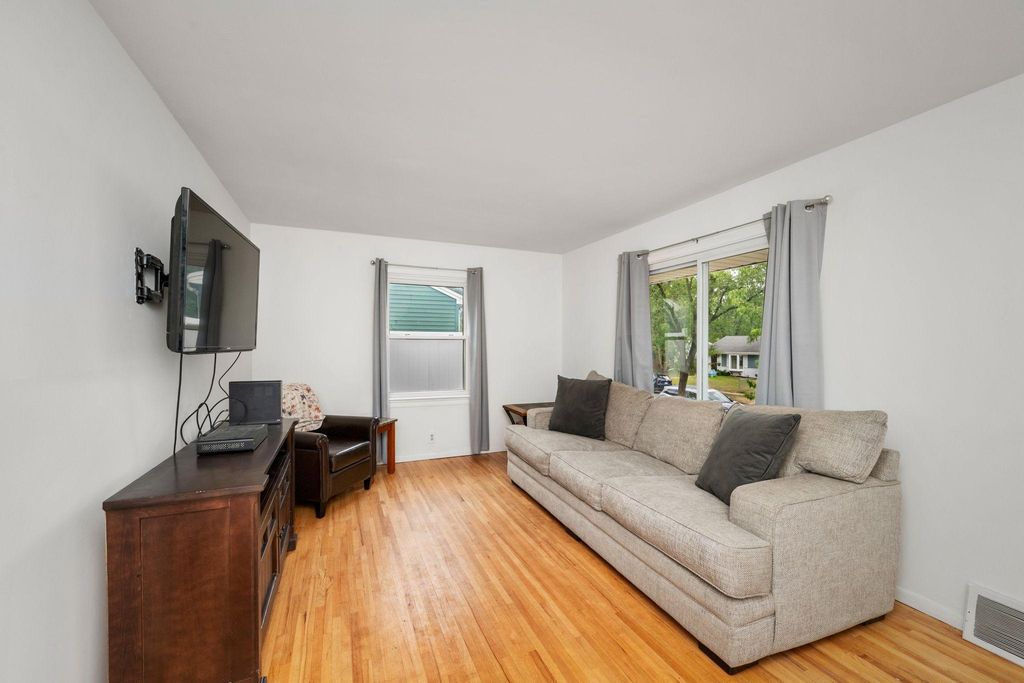 2821 Quebec Avenue S, Saint Louis Park, MN 55426 — photo 3
