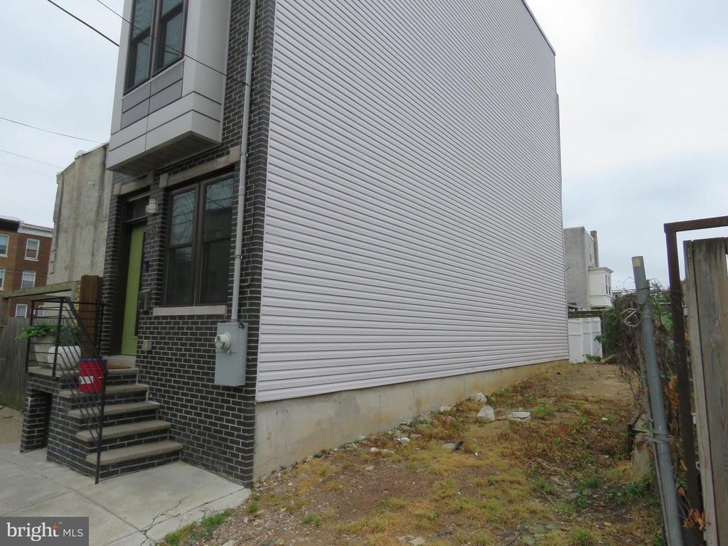 2461 SEPVIVA STREET, Philadelphia, PA 19125