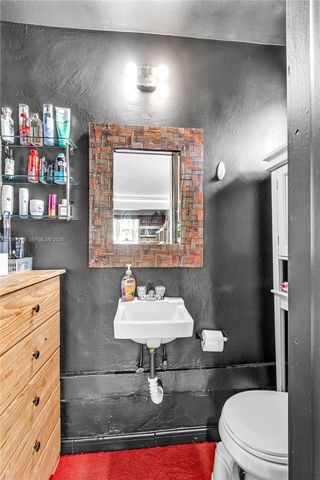 2100 NE 170th Street, North Miami Beach, FL 33162