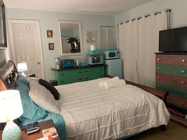 2100 NE 170th Street, North Miami Beach, FL 33162