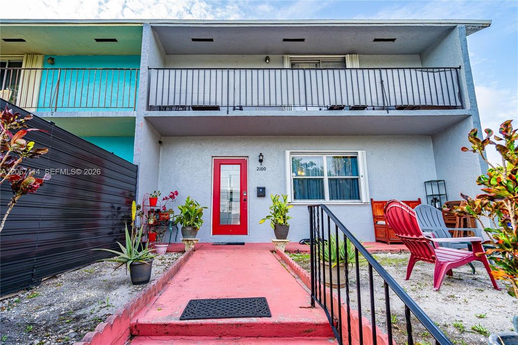 2100 NE 170th Street, North Miami Beach, FL 33162