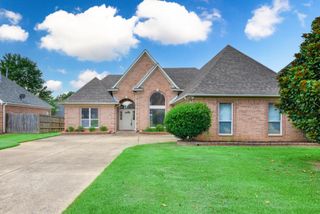 35 WILLOW CREST CV, Oakland, TN 38068