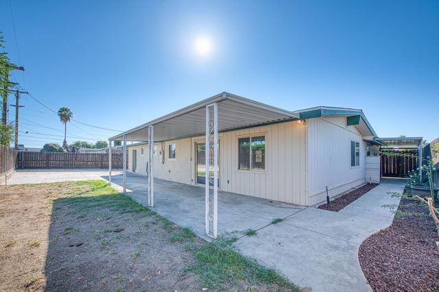 145 Rall Avenue, Clovis, CA 93612