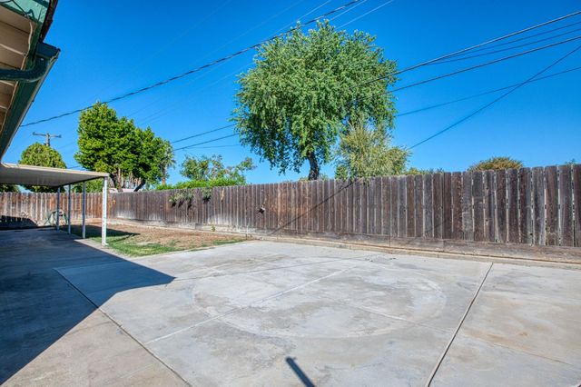 145 Rall Avenue, Clovis, CA 93612