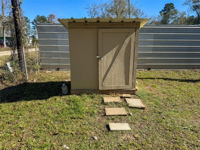 39 County Road 3478, Cleveland, TX 77327