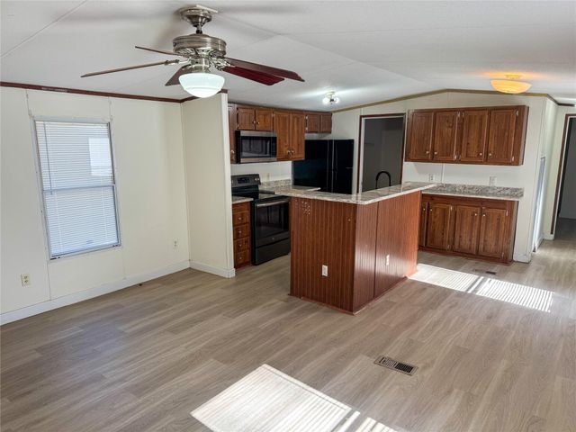 39 County Road 3478, Cleveland, TX 77327