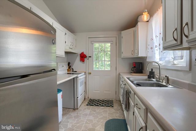 221-223 S PITT ST, Carlisle, PA 17013