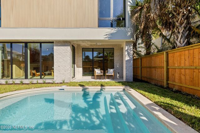 1475 OCEAN Boulevard, Atlantic Beach, FL 32233