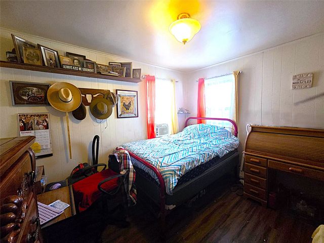 200 Hill Top Road, Glen Rose, TX 76043