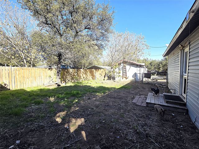 200 Hill Top Road, Glen Rose, TX 76043