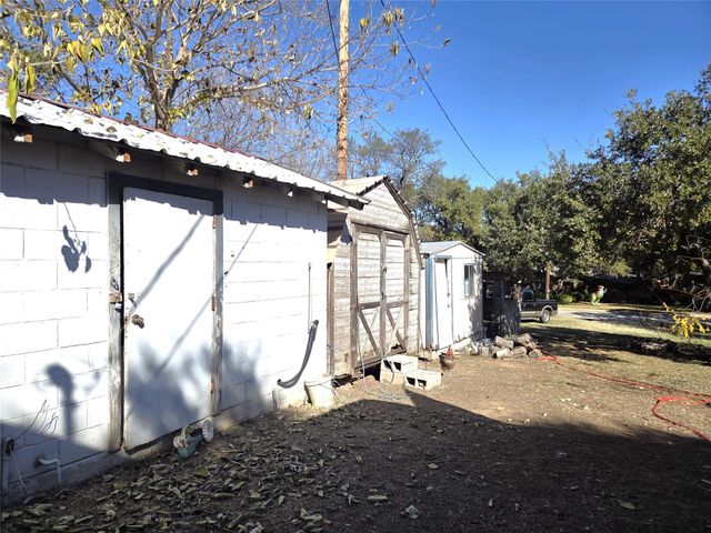 200 Hill Top Road, Glen Rose, TX 76043