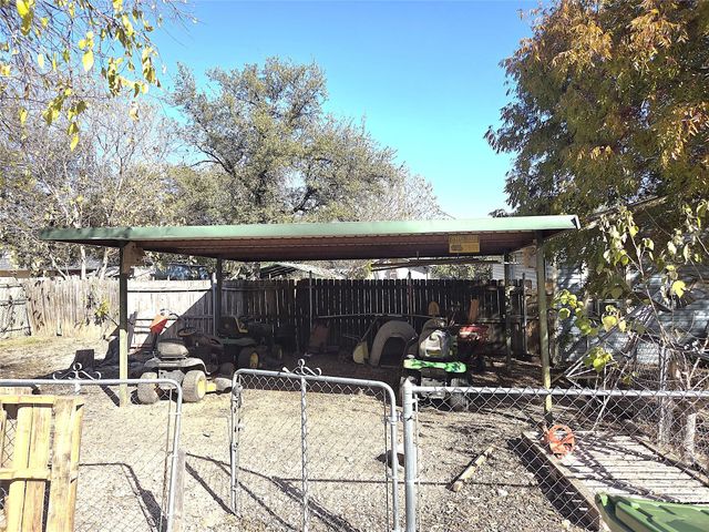 200 Hill Top Road, Glen Rose, TX 76043