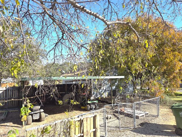 200 Hill Top Road, Glen Rose, TX 76043