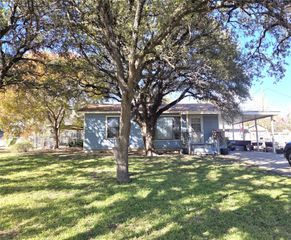 200 Hill Top Road, Glen Rose, TX 76043